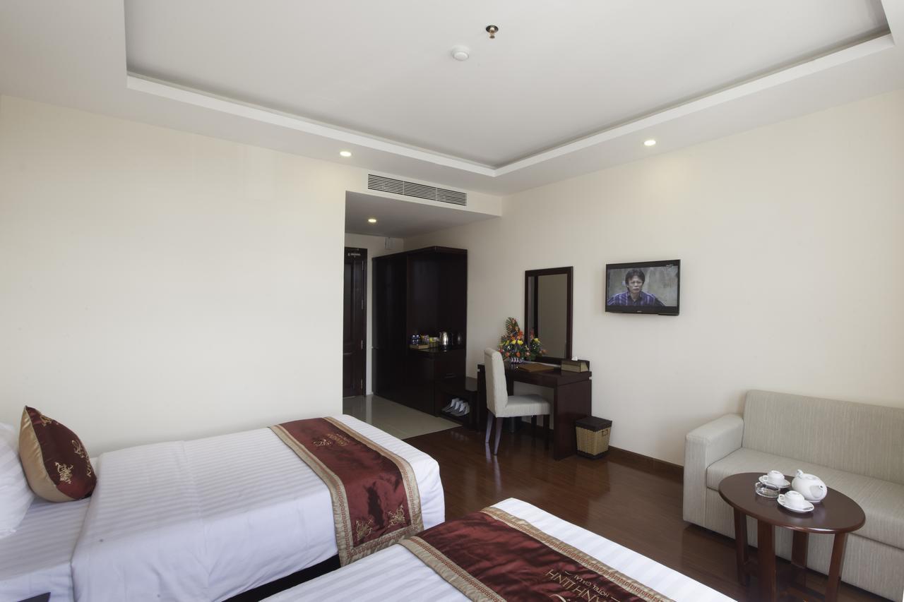 Khanh Linh Hotel Плей Ку Екстериор снимка