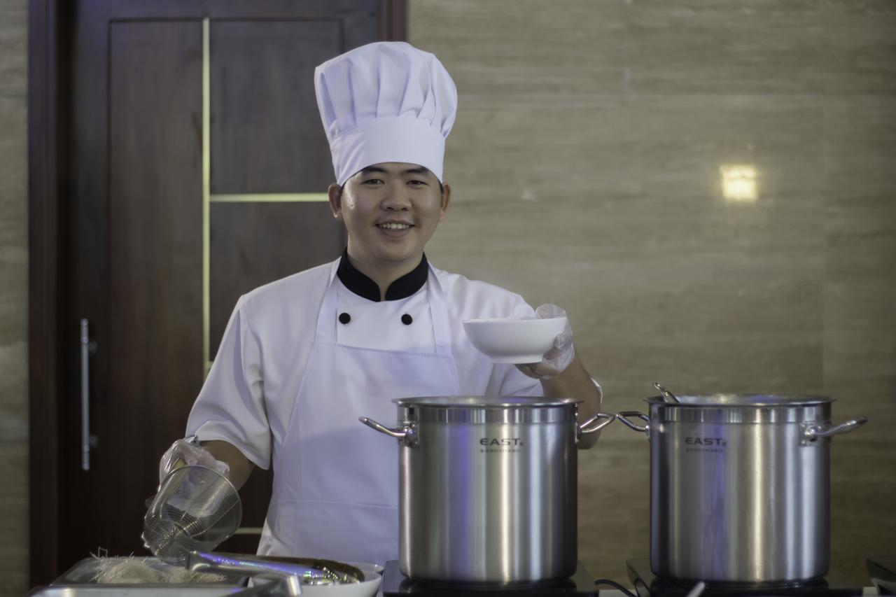 Khanh Linh Hotel Плей Ку Екстериор снимка