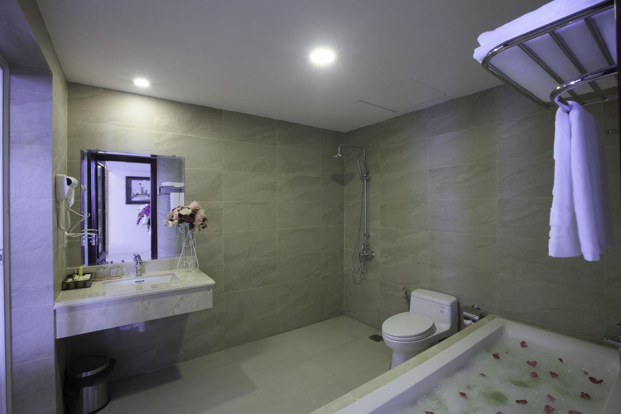 Khanh Linh Hotel Плей Ку Екстериор снимка