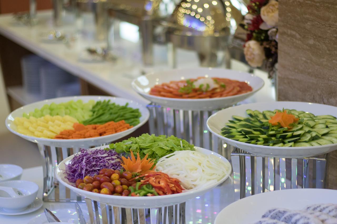 Khanh Linh Hotel Плей Ку Екстериор снимка