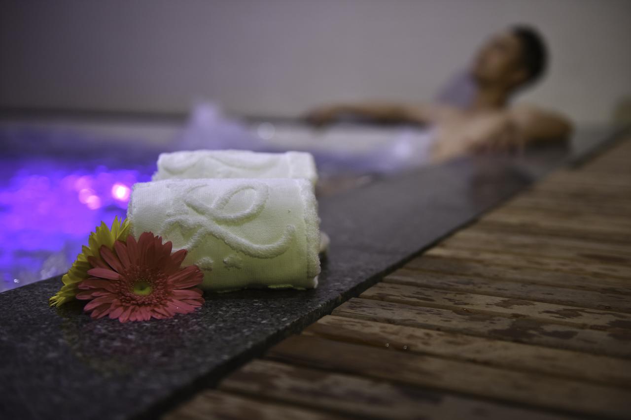 Khanh Linh Hotel Плей Ку Екстериор снимка