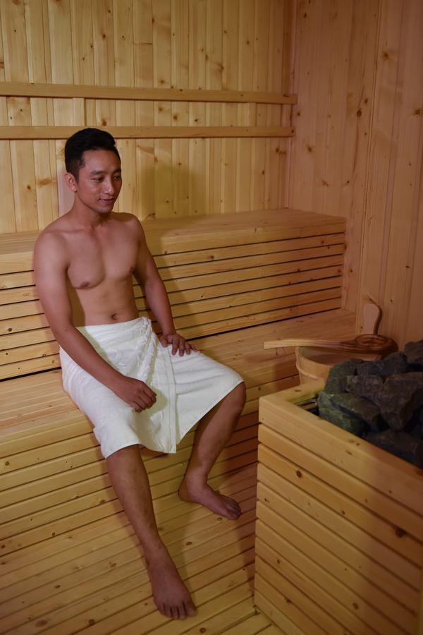 Khanh Linh Hotel Плей Ку Екстериор снимка