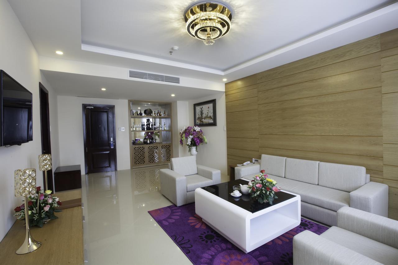 Khanh Linh Hotel Плей Ку Екстериор снимка