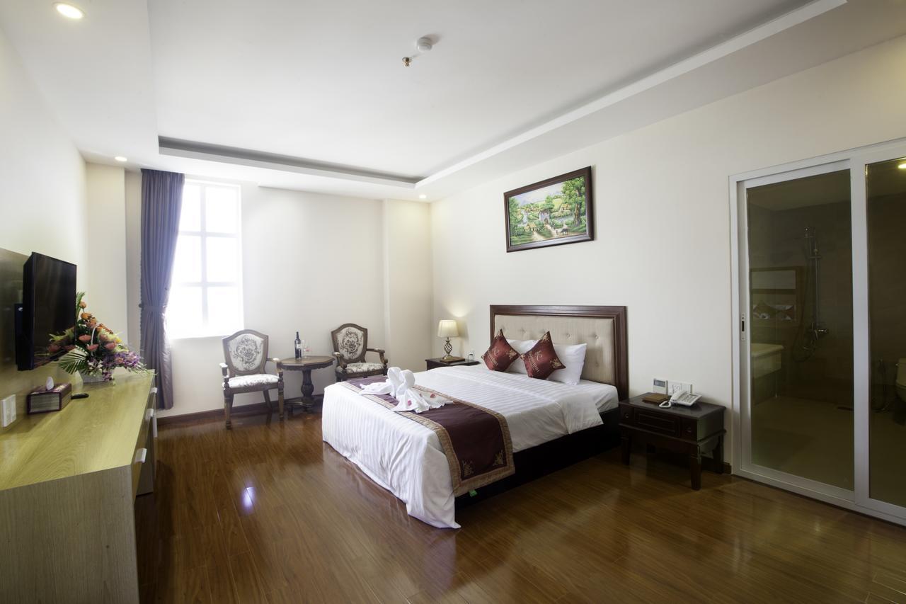 Khanh Linh Hotel Плей Ку Екстериор снимка