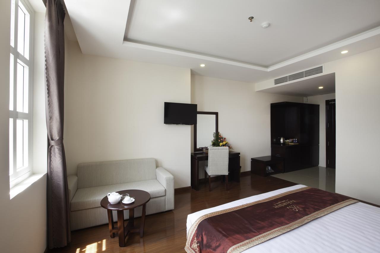 Khanh Linh Hotel Плей Ку Екстериор снимка
